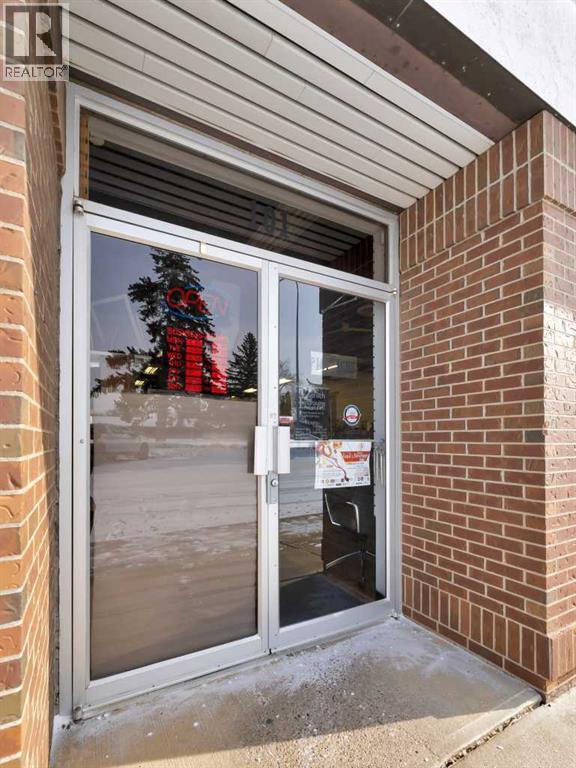 Photo 1 of 101 1601 Dunmore Road Se, Medicine Hat AB