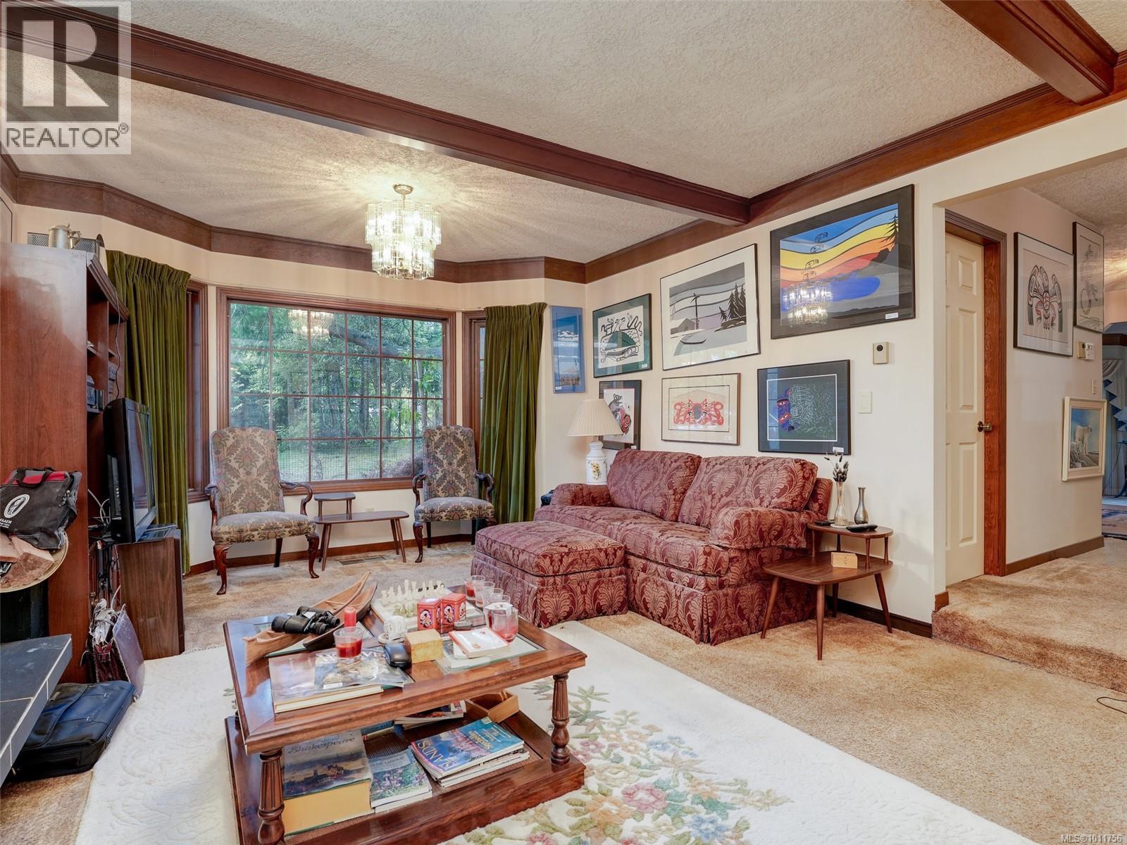 Photo 17 of 2565 Annabern Cres, Saanich BC