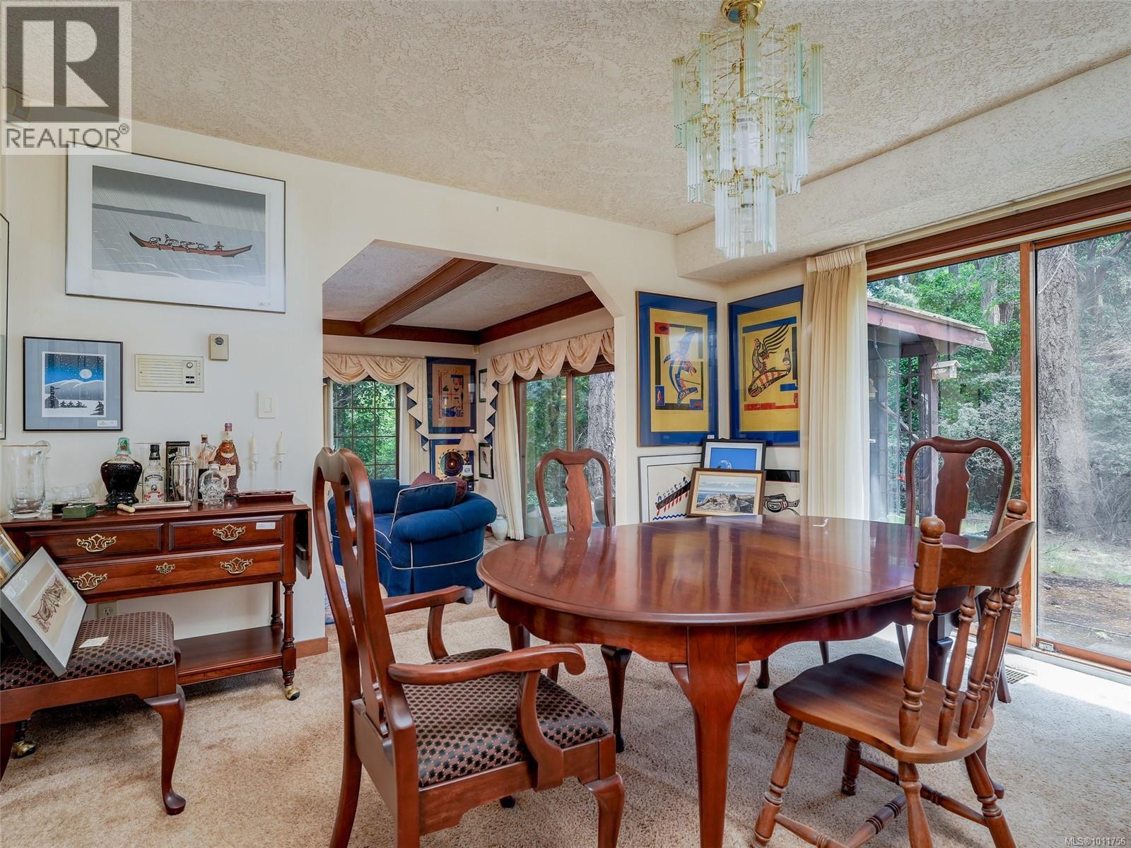 Photo 20 of 2565 Annabern Cres, Saanich BC
