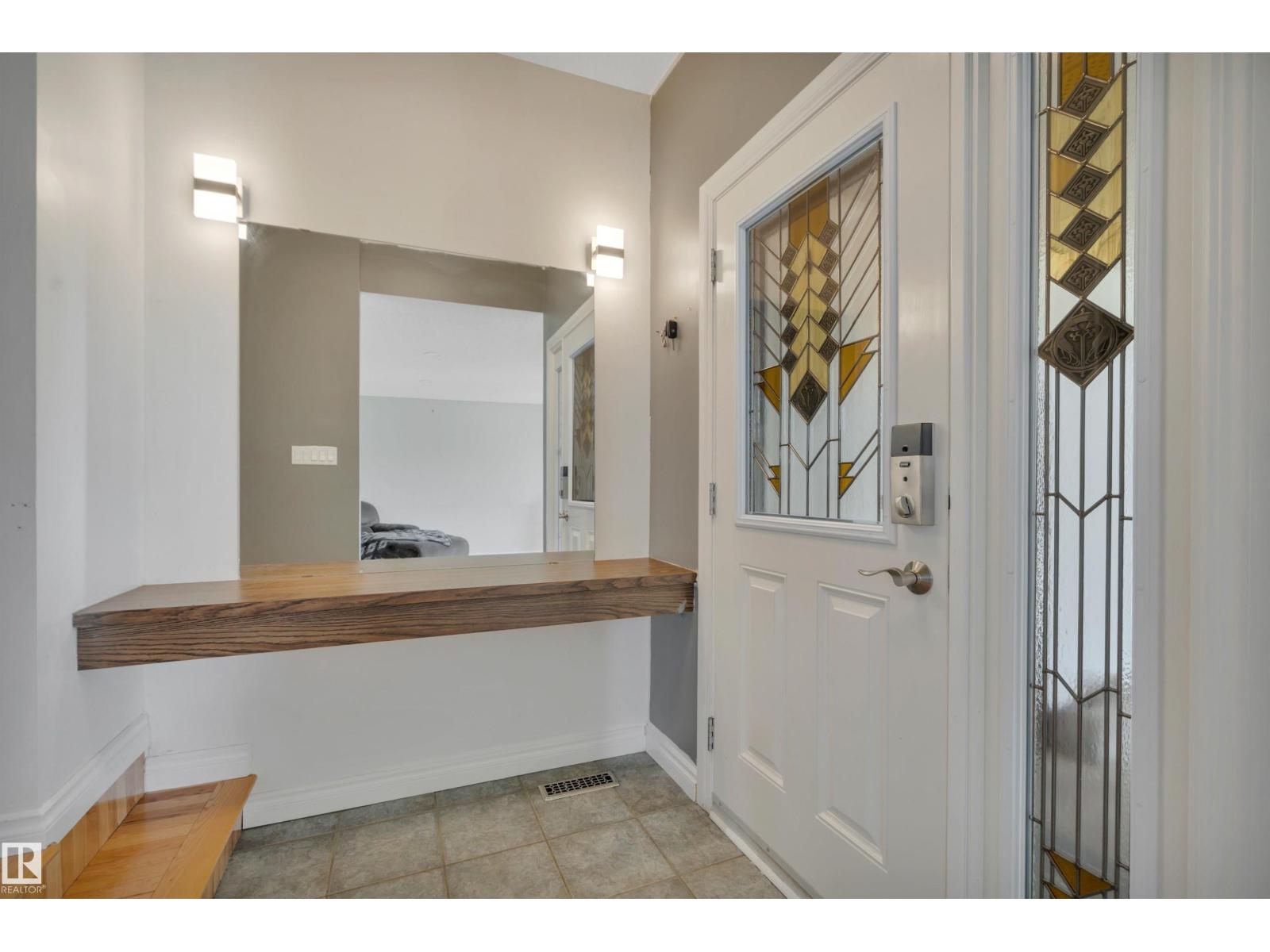 Photo 11 of 6720 20 Av Nw, Edmonton AB