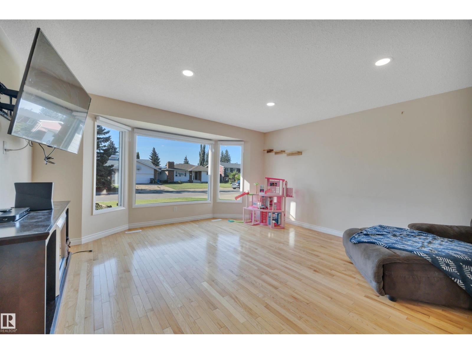 Photo 17 of 6720 20 Av Nw, Edmonton AB