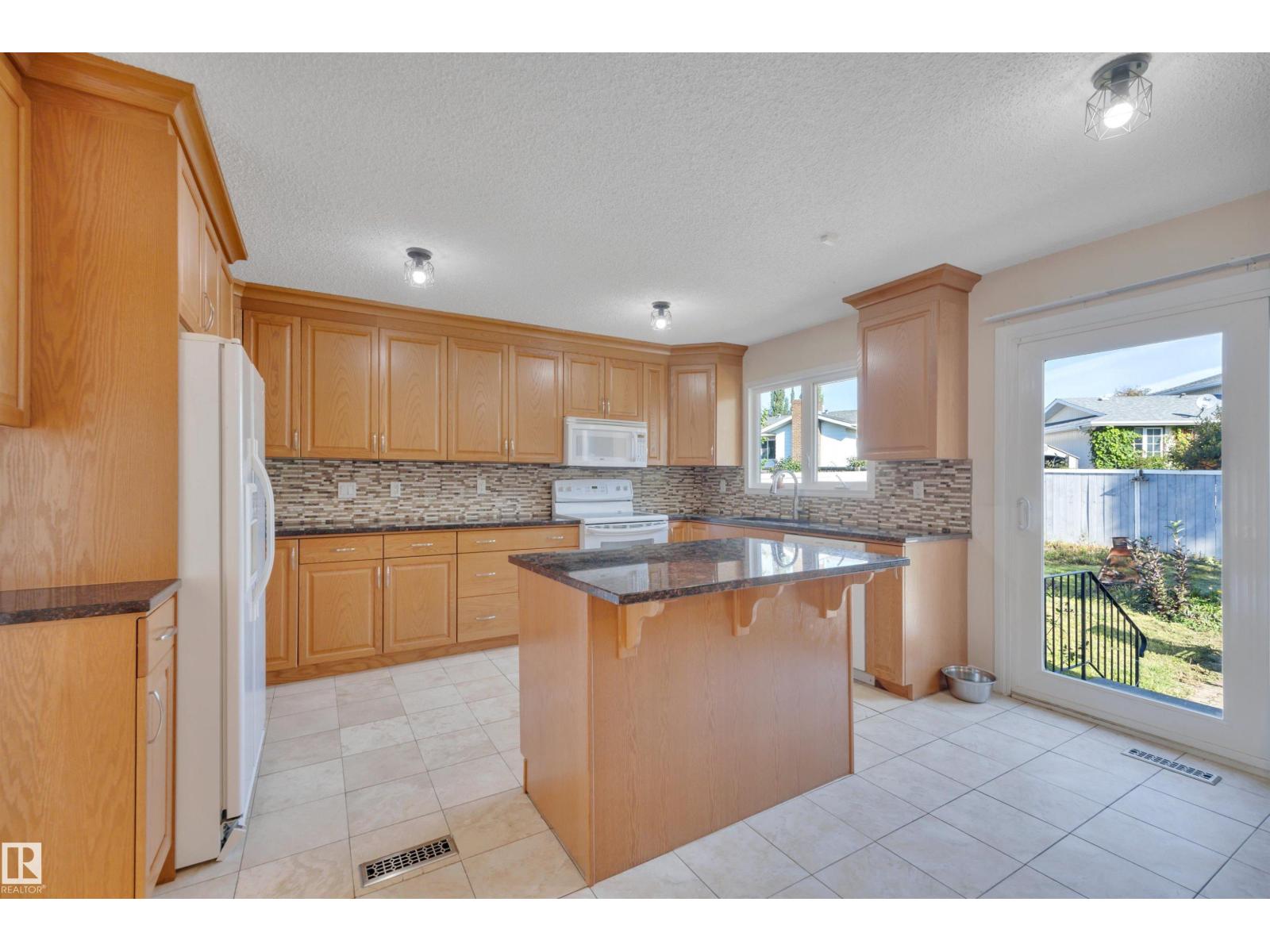 Photo 22 of 6720 20 Av Nw, Edmonton AB