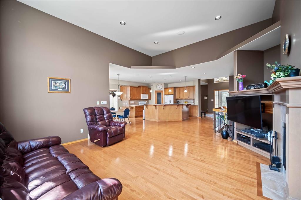 Photo 13 of 31 Linden Ridge Drive, Winnipeg MB