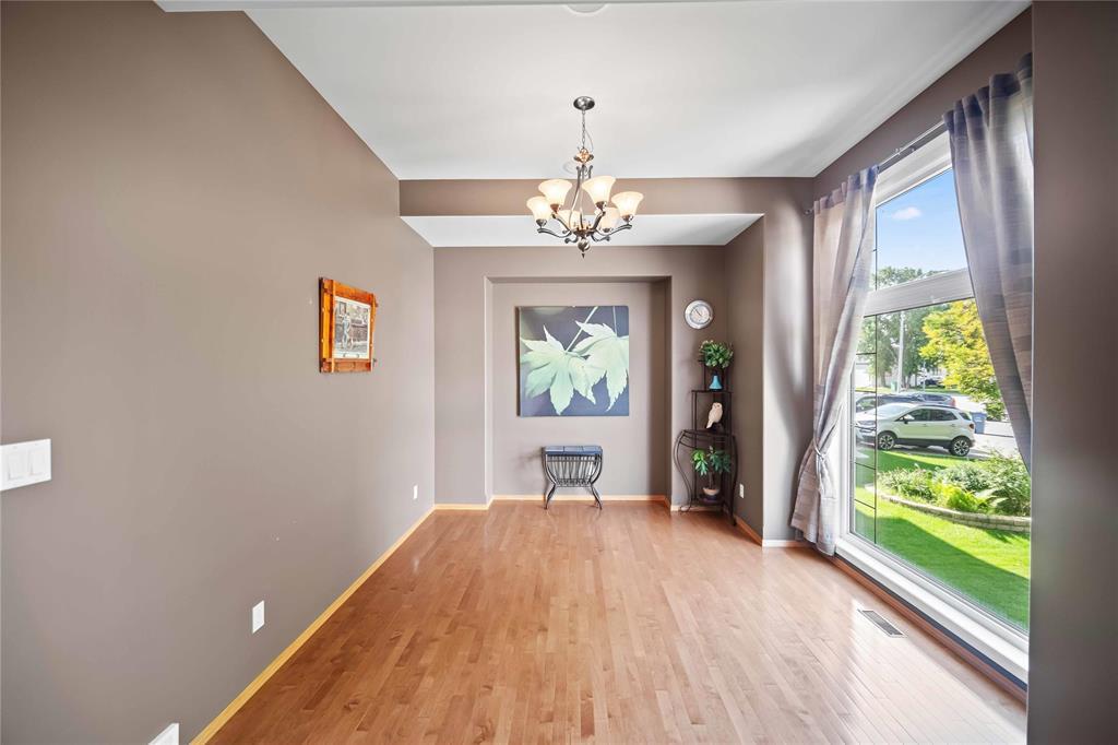 Photo 15 of 31 Linden Ridge Drive, Winnipeg MB