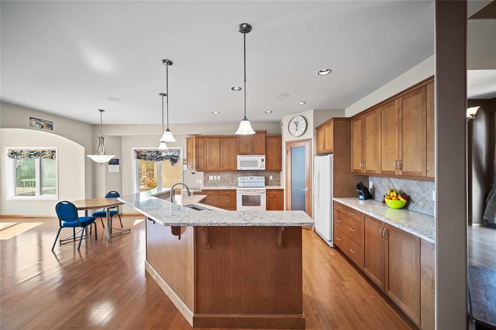 Photo 5 of 31 Linden Ridge Drive, Winnipeg MB