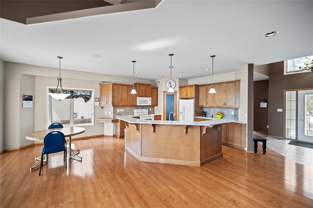 Photo 6 of 31 Linden Ridge Drive, Winnipeg MB