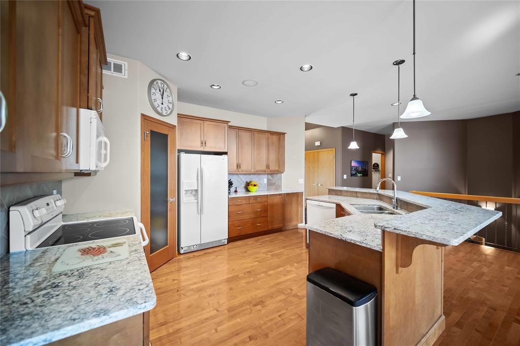 Photo 7 of 31 Linden Ridge Drive, Winnipeg MB