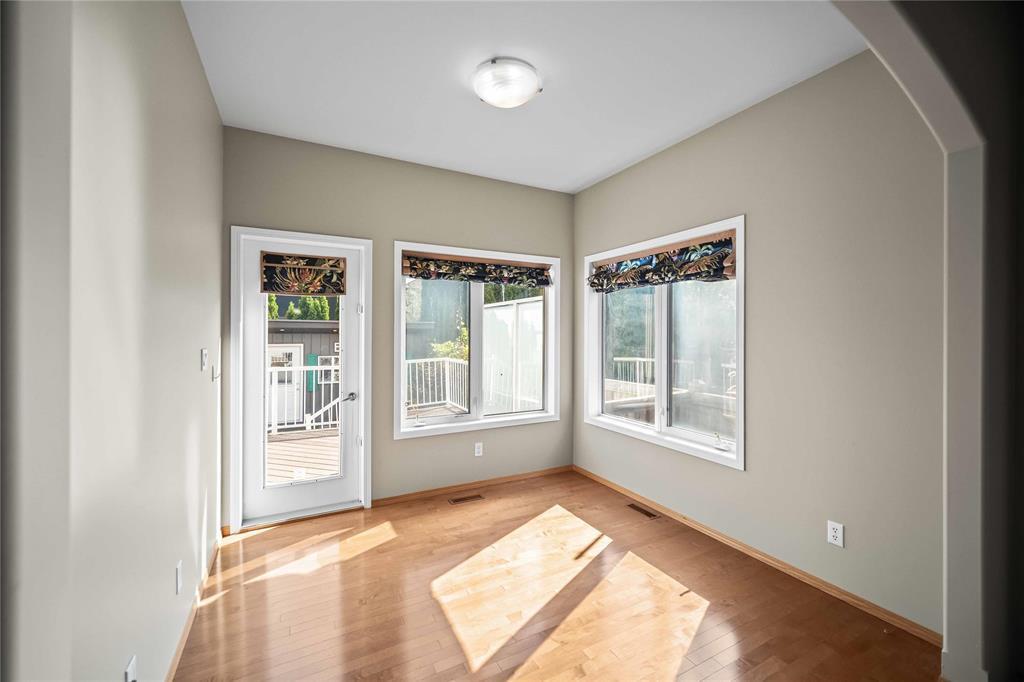 Photo 10 of 31 Linden Ridge Drive, Winnipeg MB