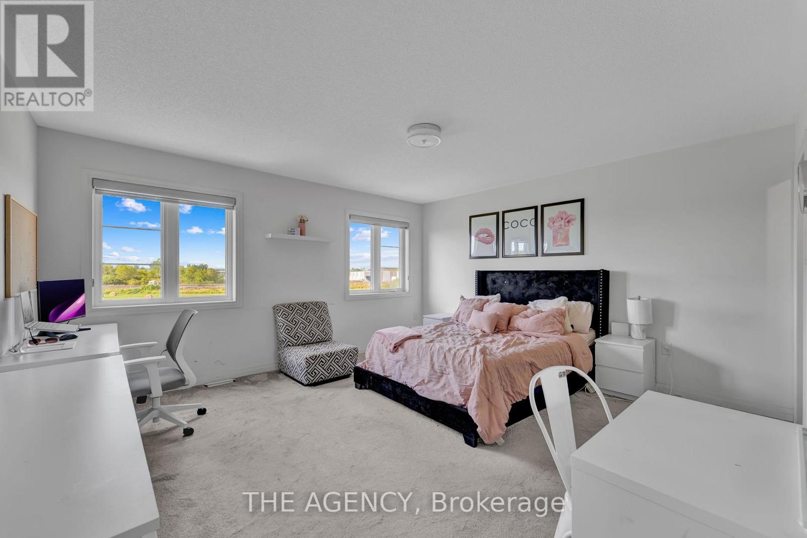 Photo 16 of 115 Yacht Drive, Clarington ON