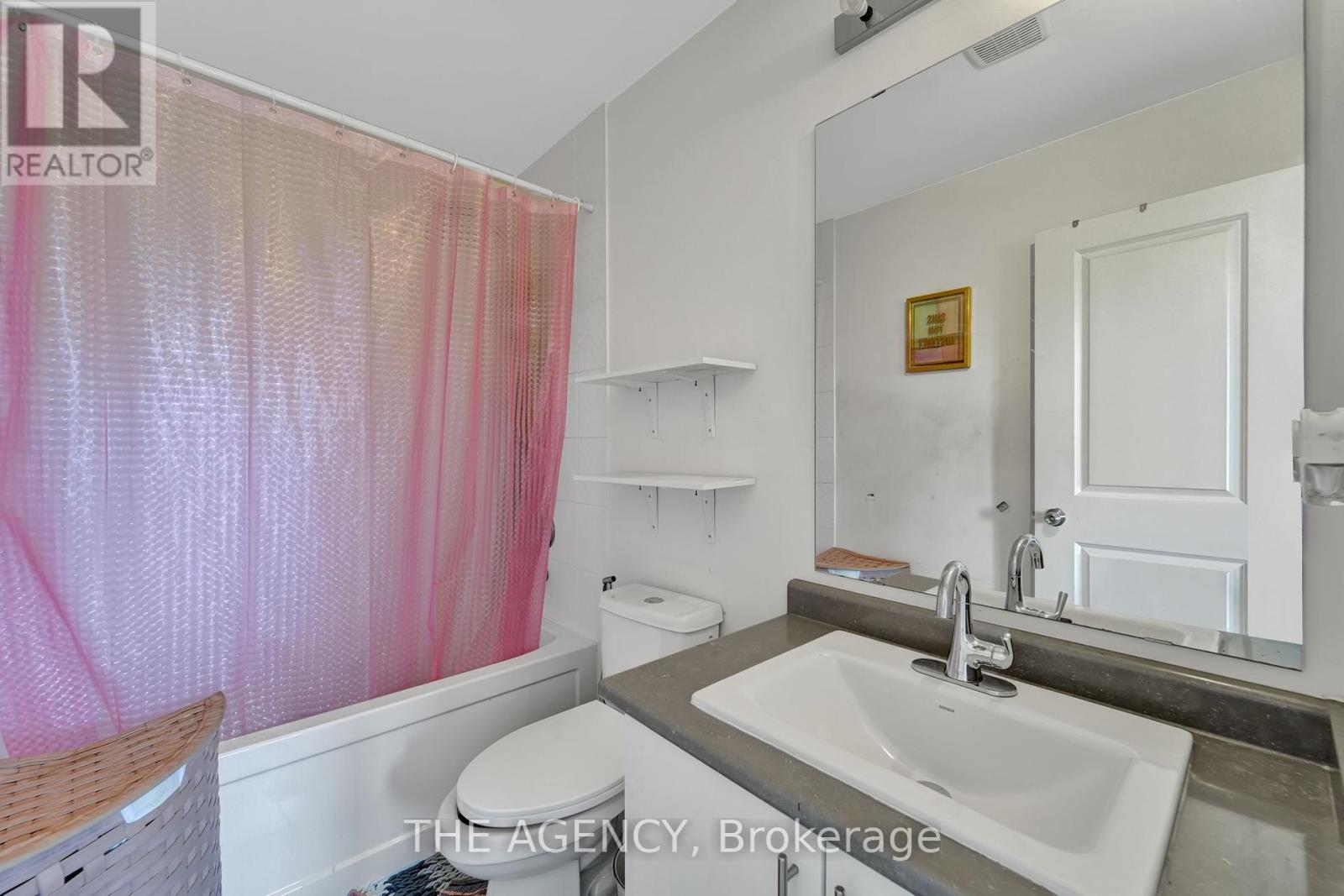 Photo 3 of 115 Yacht Drive, Clarington ON