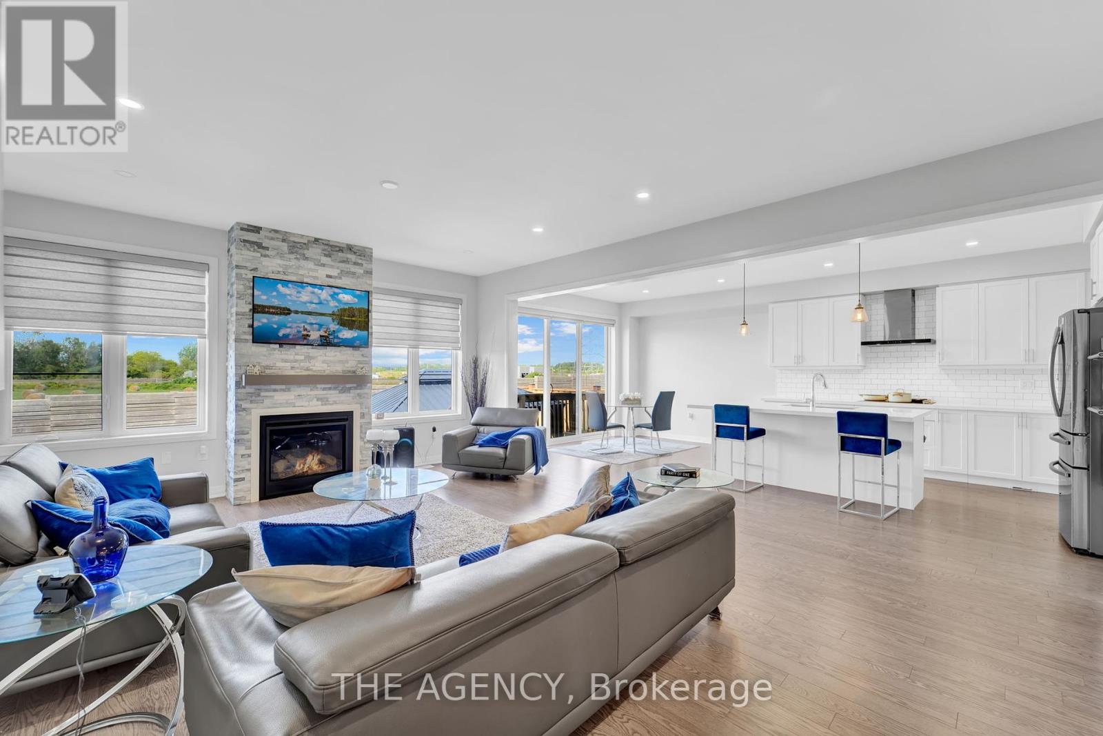 Photo 37 of 115 Yacht Drive, Clarington ON