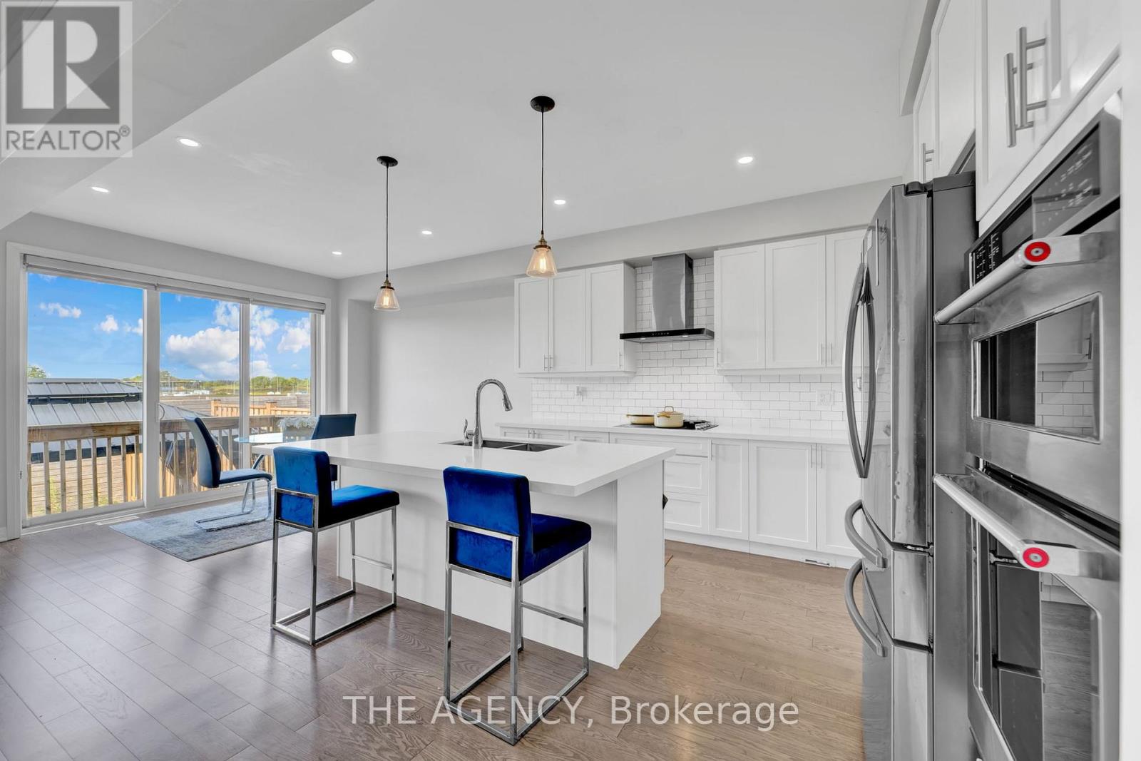 Photo 8 of 115 Yacht Drive, Clarington ON