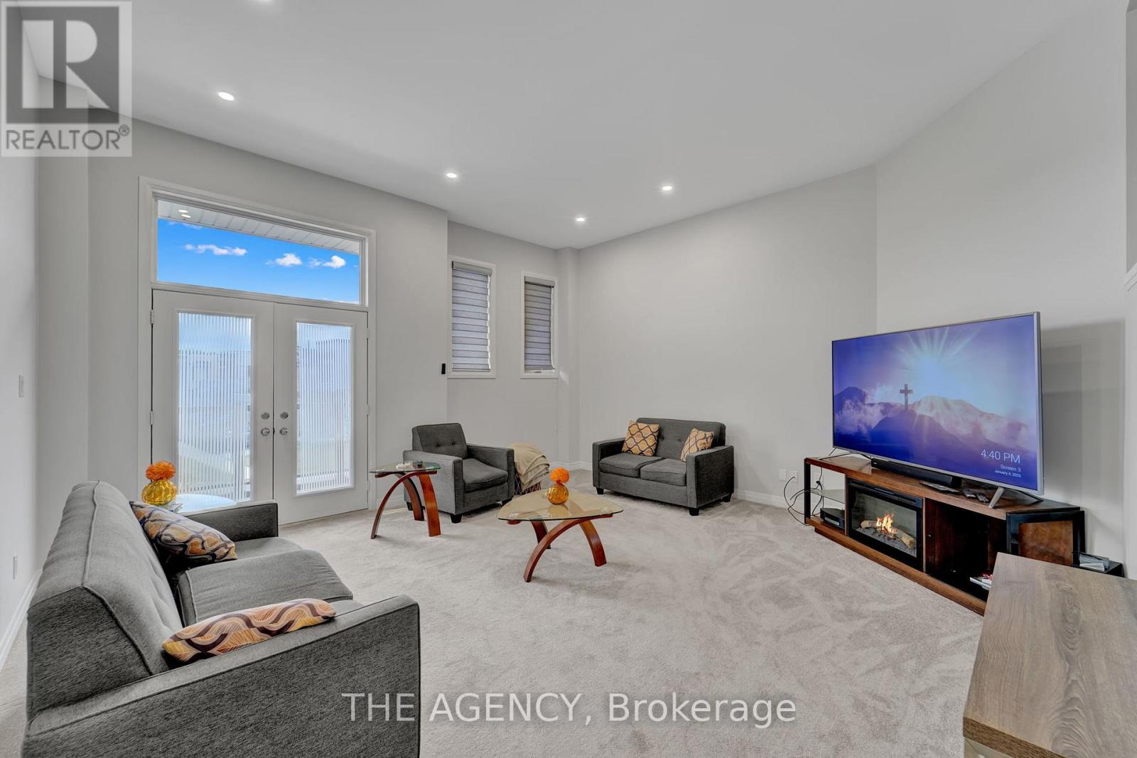 Photo 43 of 115 Yacht Drive, Clarington ON
