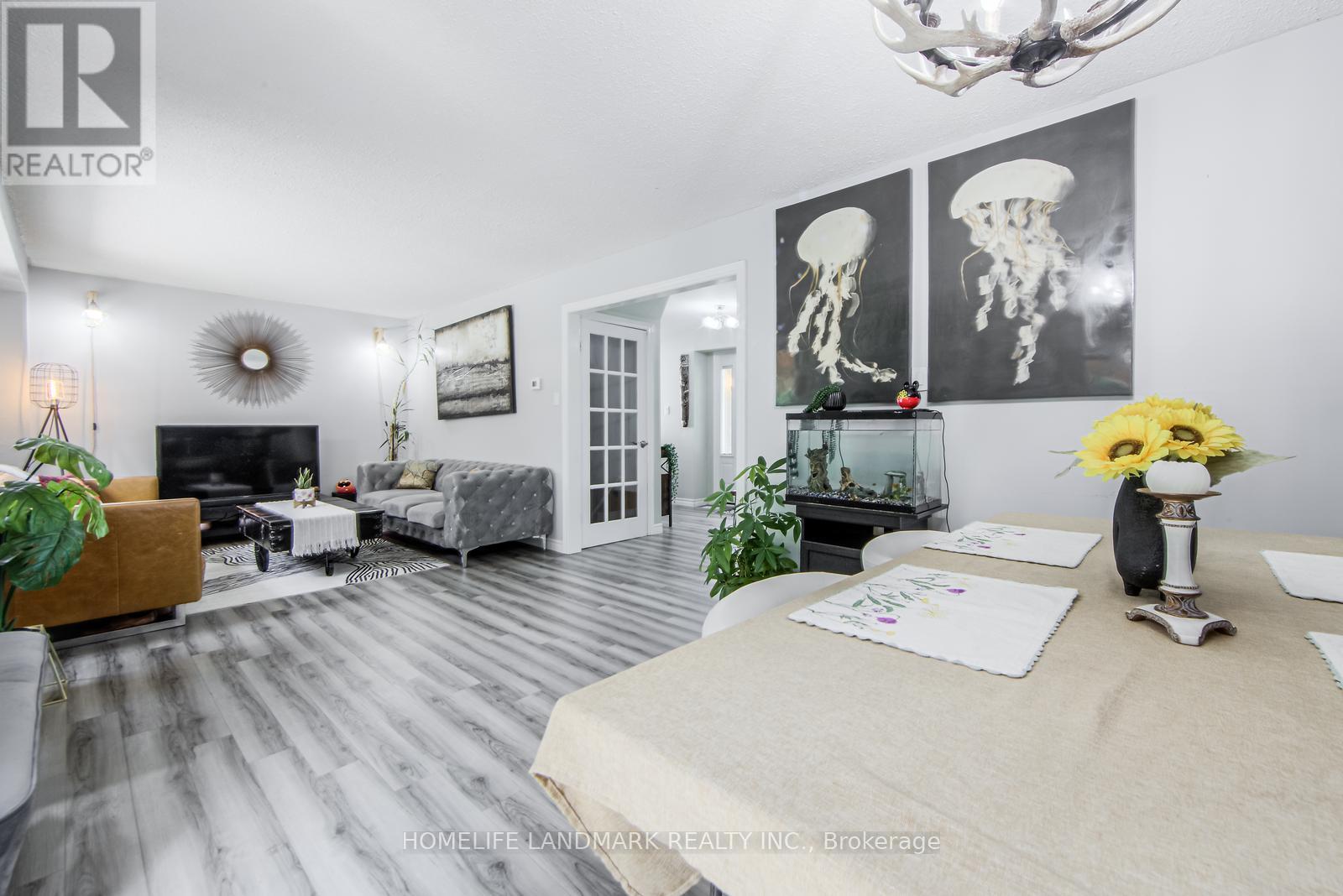 Photo 20 of 915 Harding Street, Whitby ON