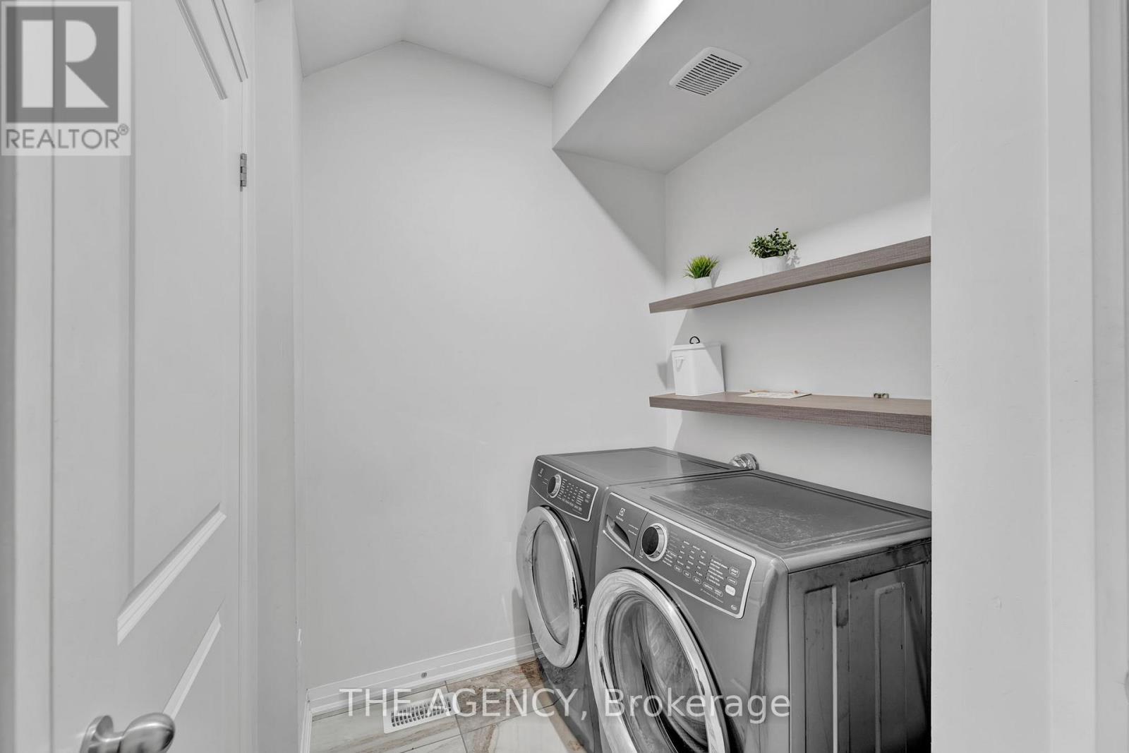 Photo 39 of 115 Yacht Drive, Clarington ON