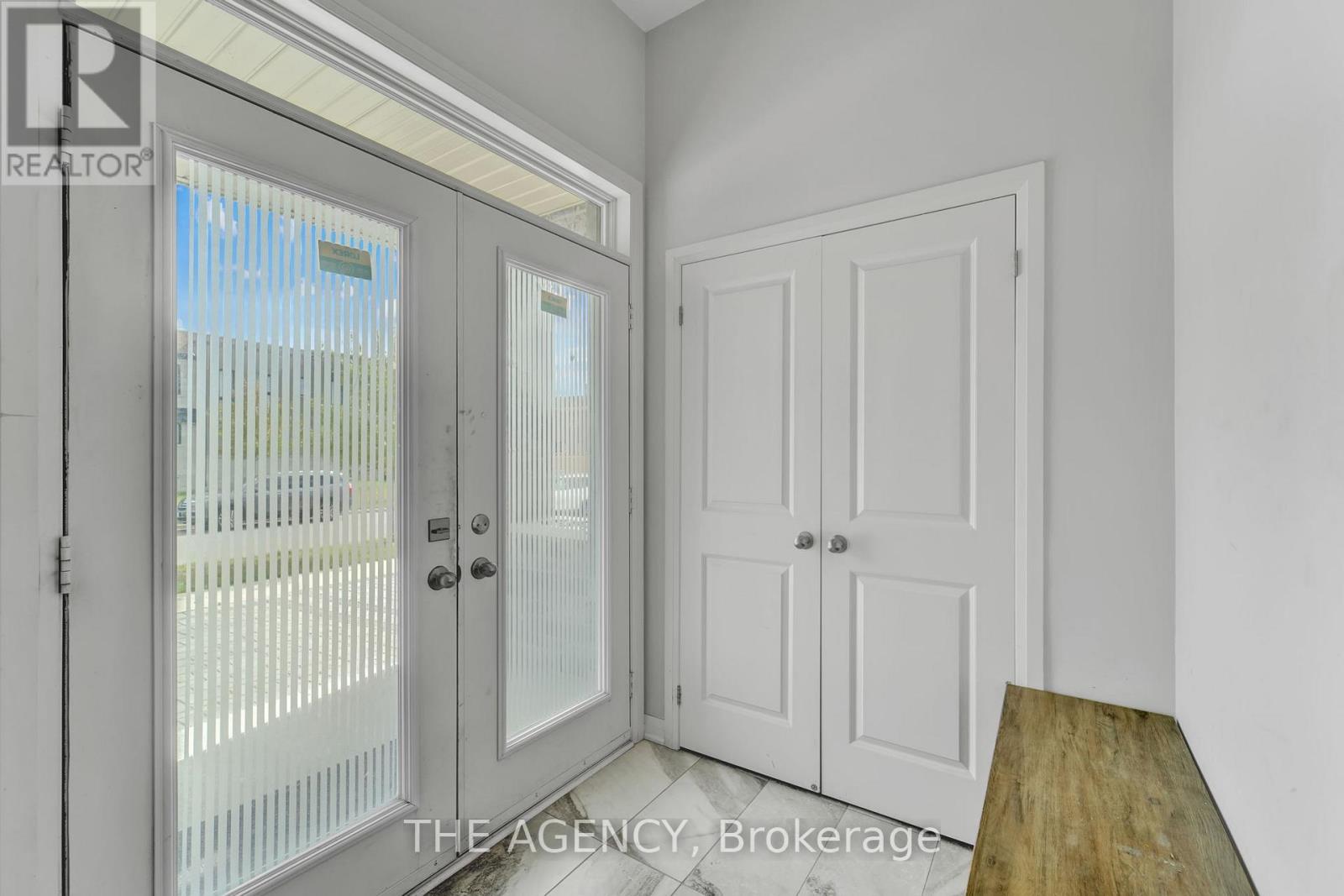 Photo 36 of 115 Yacht Drive, Clarington ON