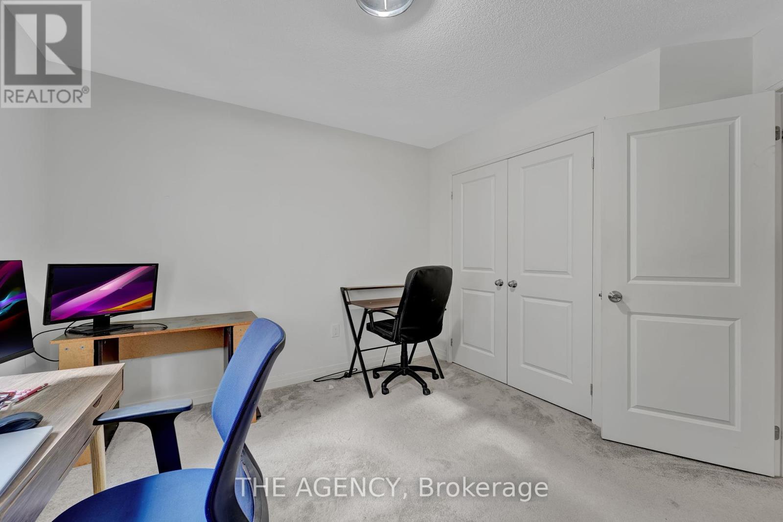 Photo 15 of 115 Yacht Drive, Clarington ON