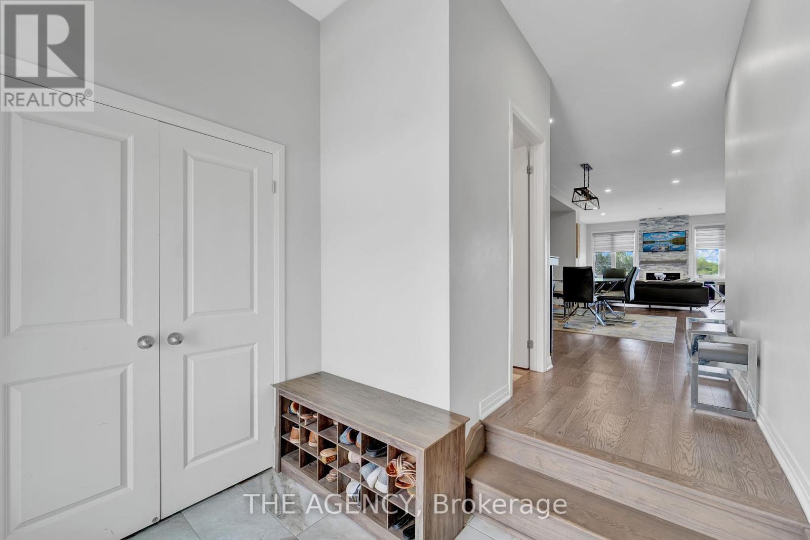 Photo 14 of 115 Yacht Drive, Clarington ON