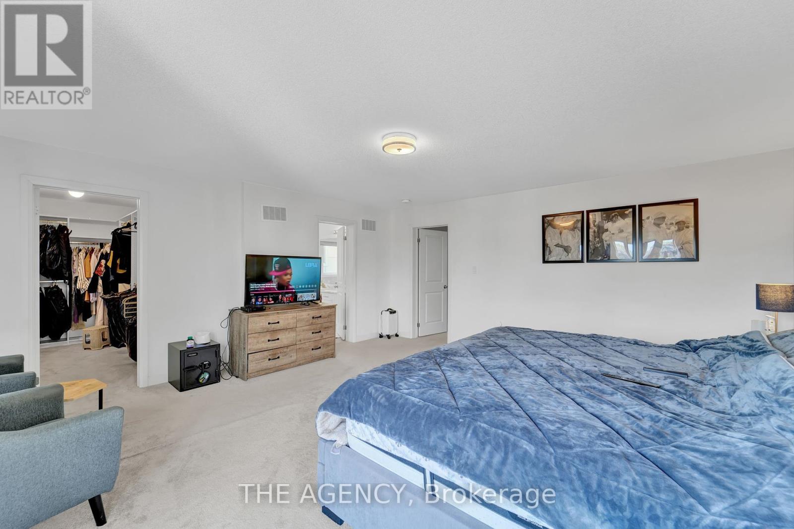 Photo 31 of 115 Yacht Drive, Clarington ON