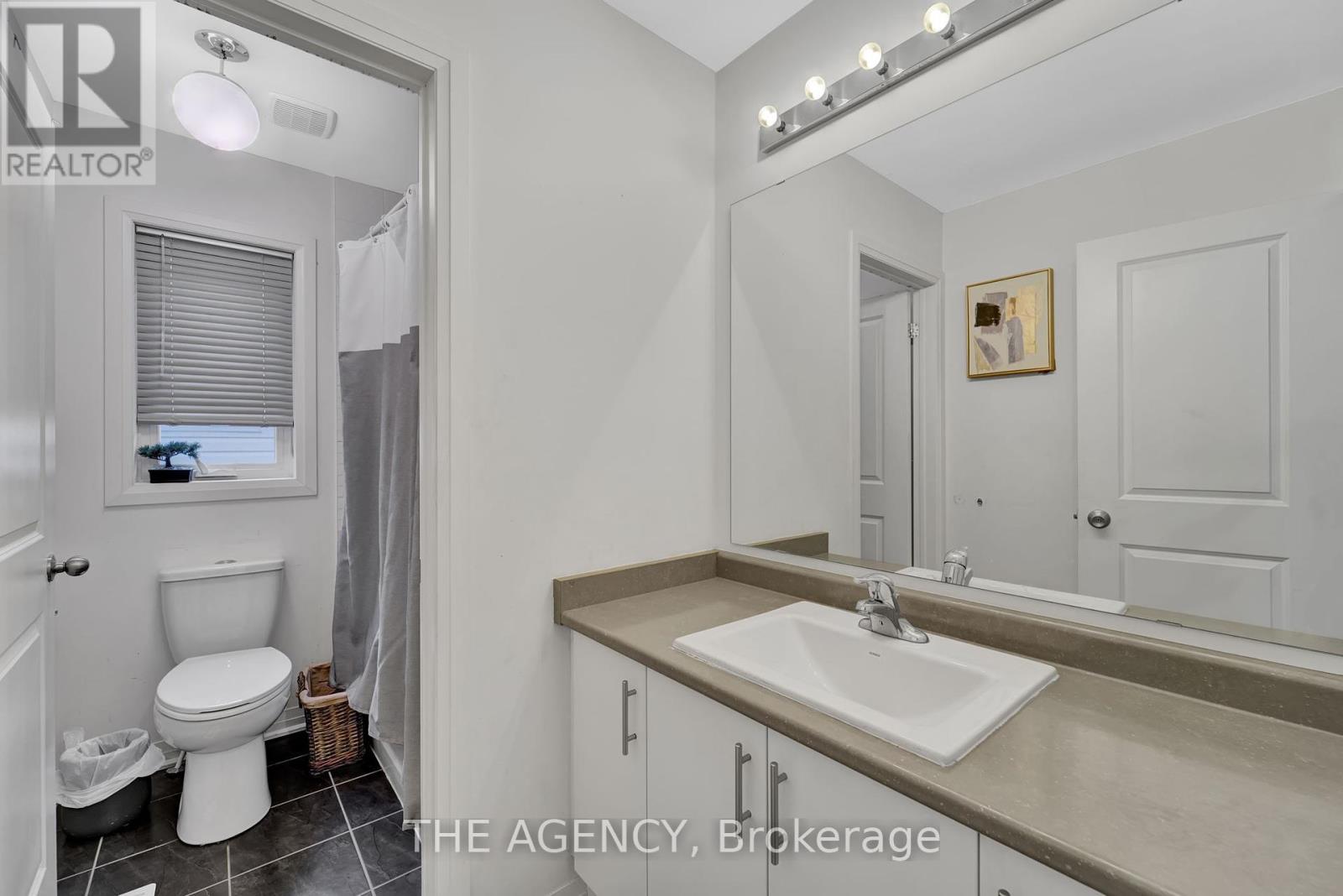 Photo 33 of 115 Yacht Drive, Clarington ON
