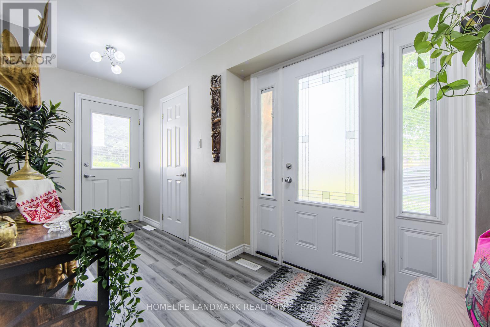 Photo 19 of 915 Harding Street, Whitby ON