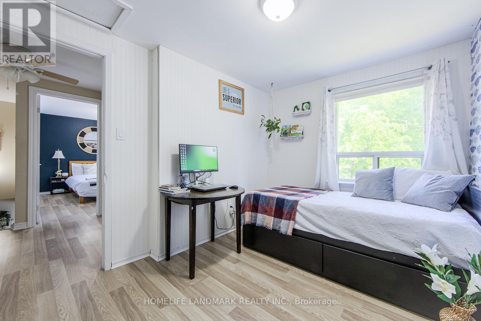 Photo 5 of 915 Harding Street, Whitby ON