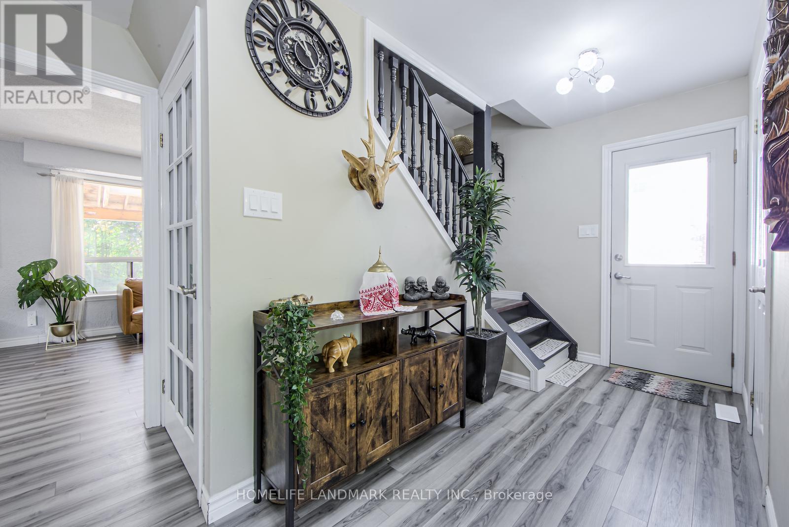 Photo 14 of 915 Harding Street, Whitby ON