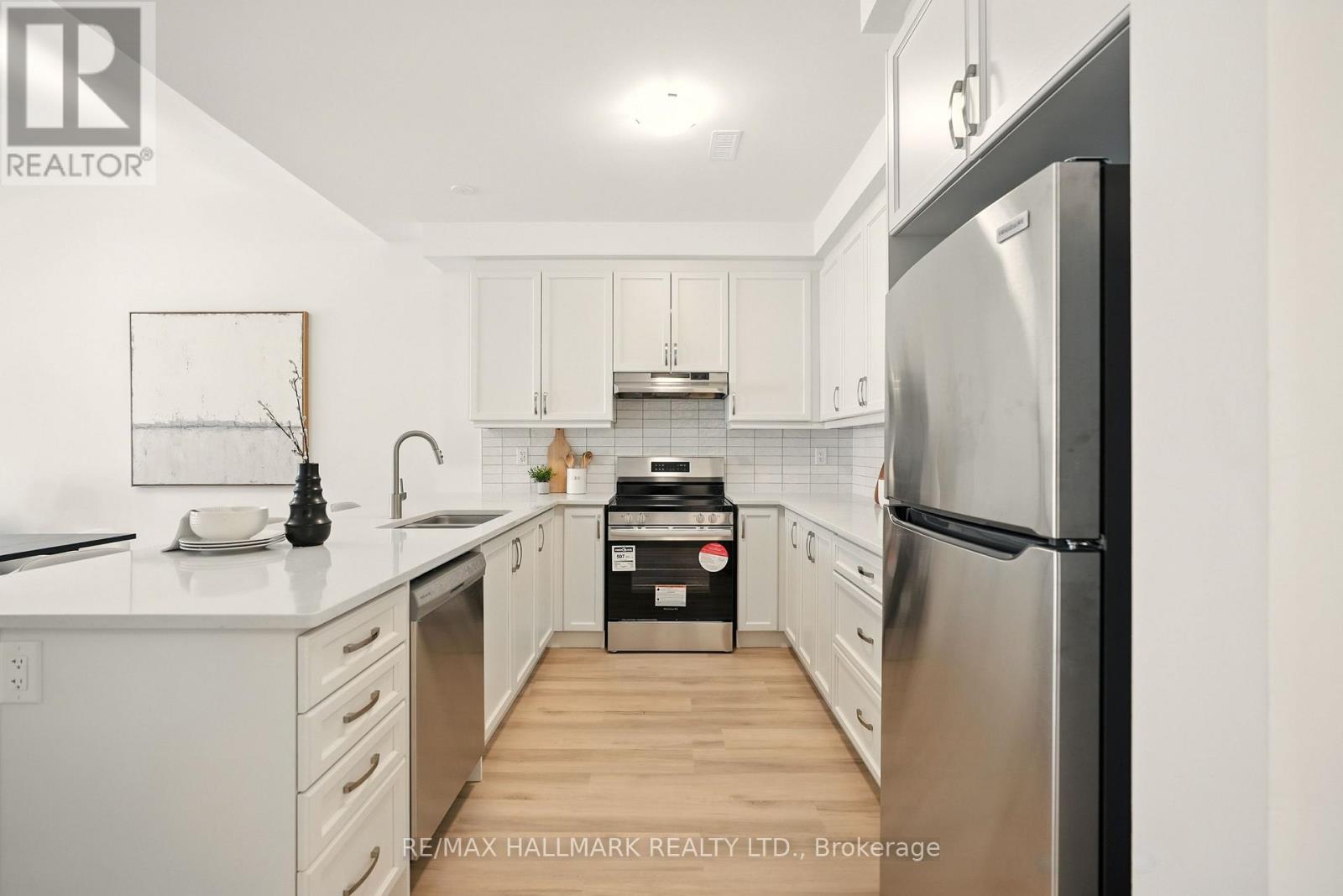 Photo 6 of 716 Keast Place, Innisfil ON