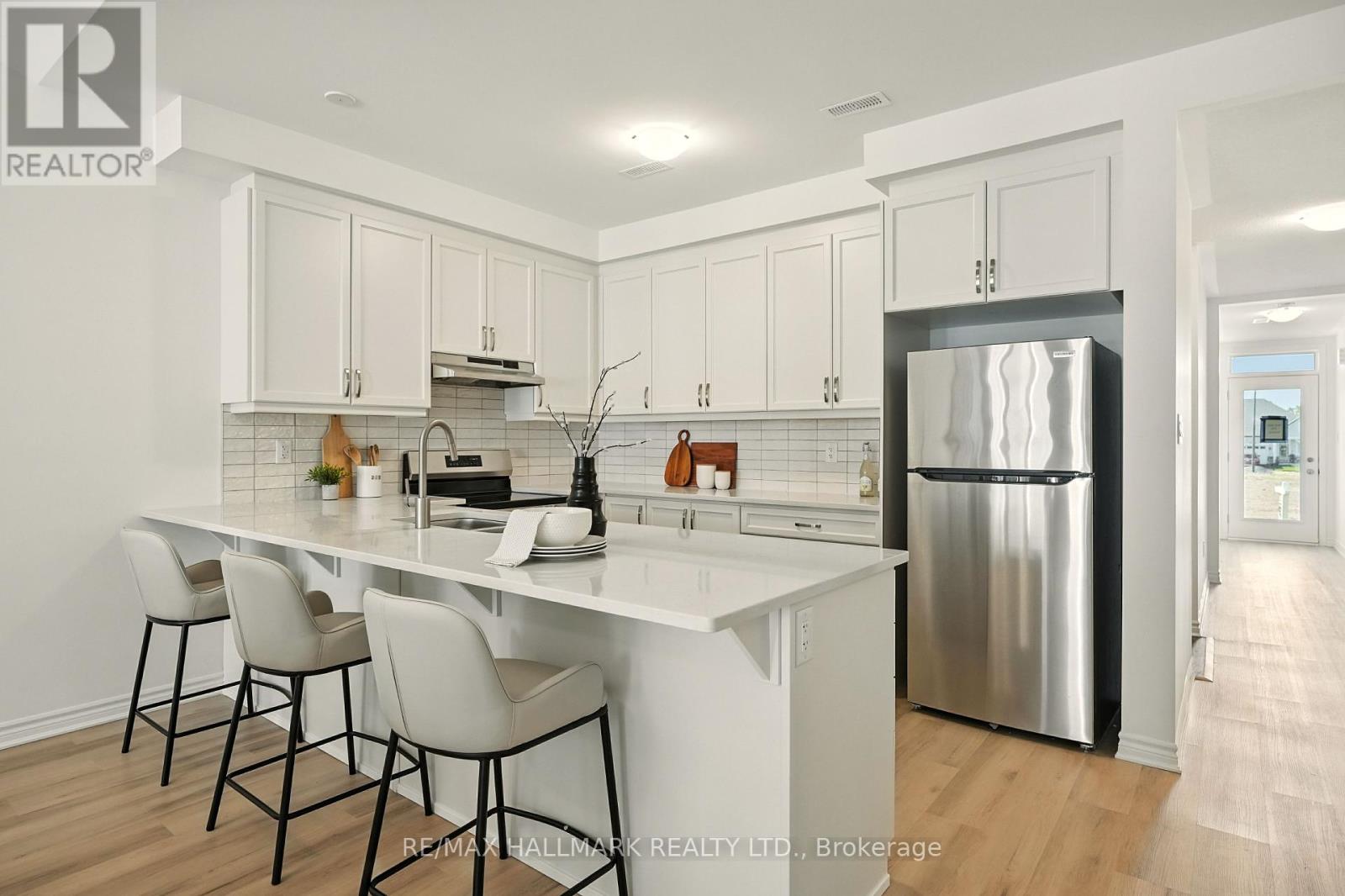 Photo 5 of 716 Keast Place, Innisfil ON