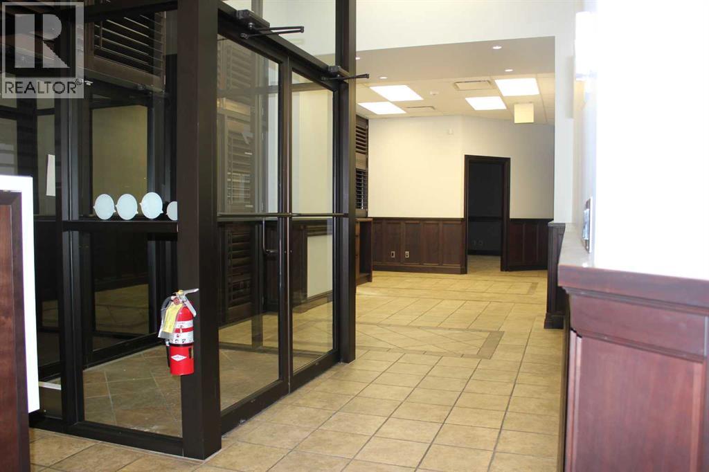 Photo 6 of 104 And 105 2201 Box Springs Boulevard Nw, Medicine Hat AB
