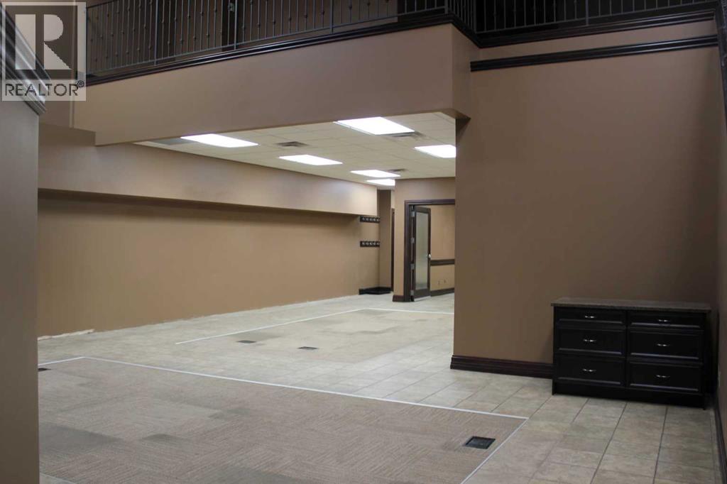 Photo 11 of 104 And 105 2201 Box Springs Boulevard Nw, Medicine Hat AB