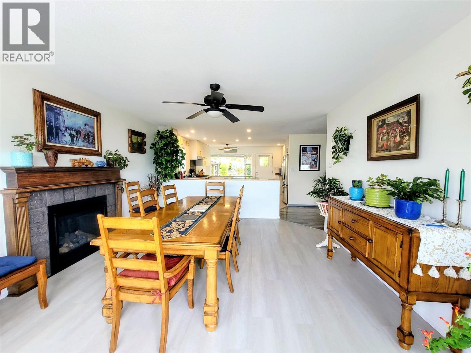 Photo 15 of 4410 Lakeshore Road Ne, Salmon Arm BC