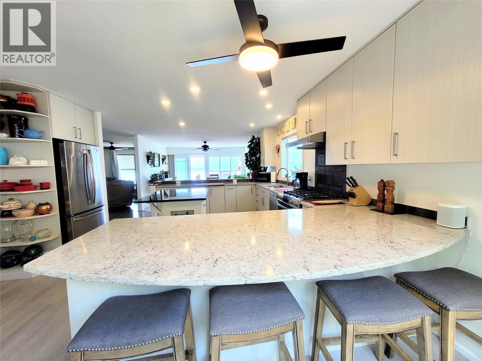 Photo 21 of 4410 Lakeshore Road Ne, Salmon Arm BC