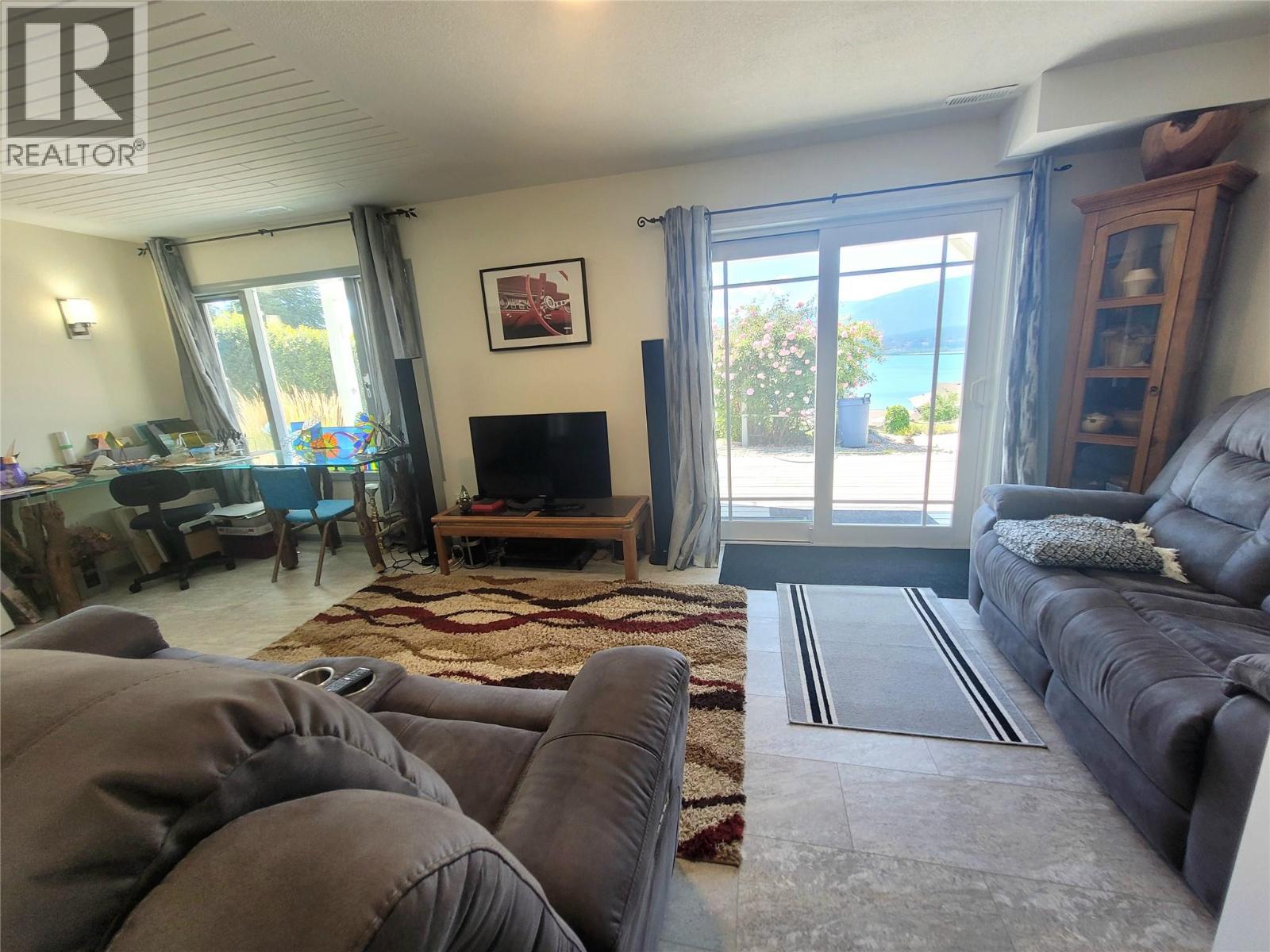 Photo 26 of 4410 Lakeshore Road Ne, Salmon Arm BC