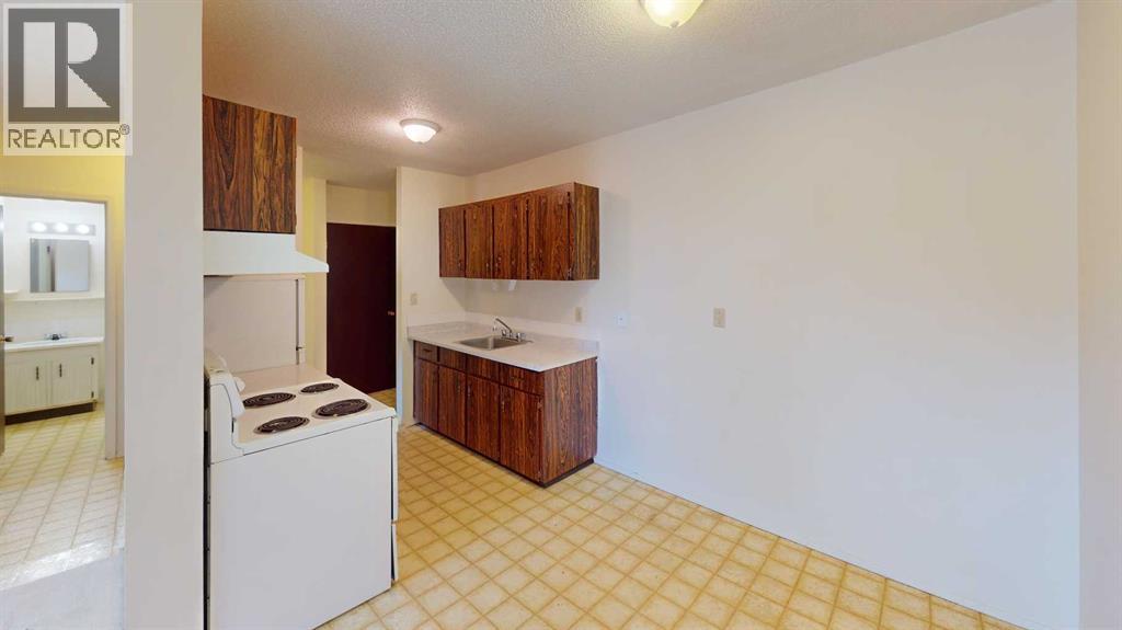 Photo 3 of 305 9656 Hillcrest Drive, Grande Prairie AB