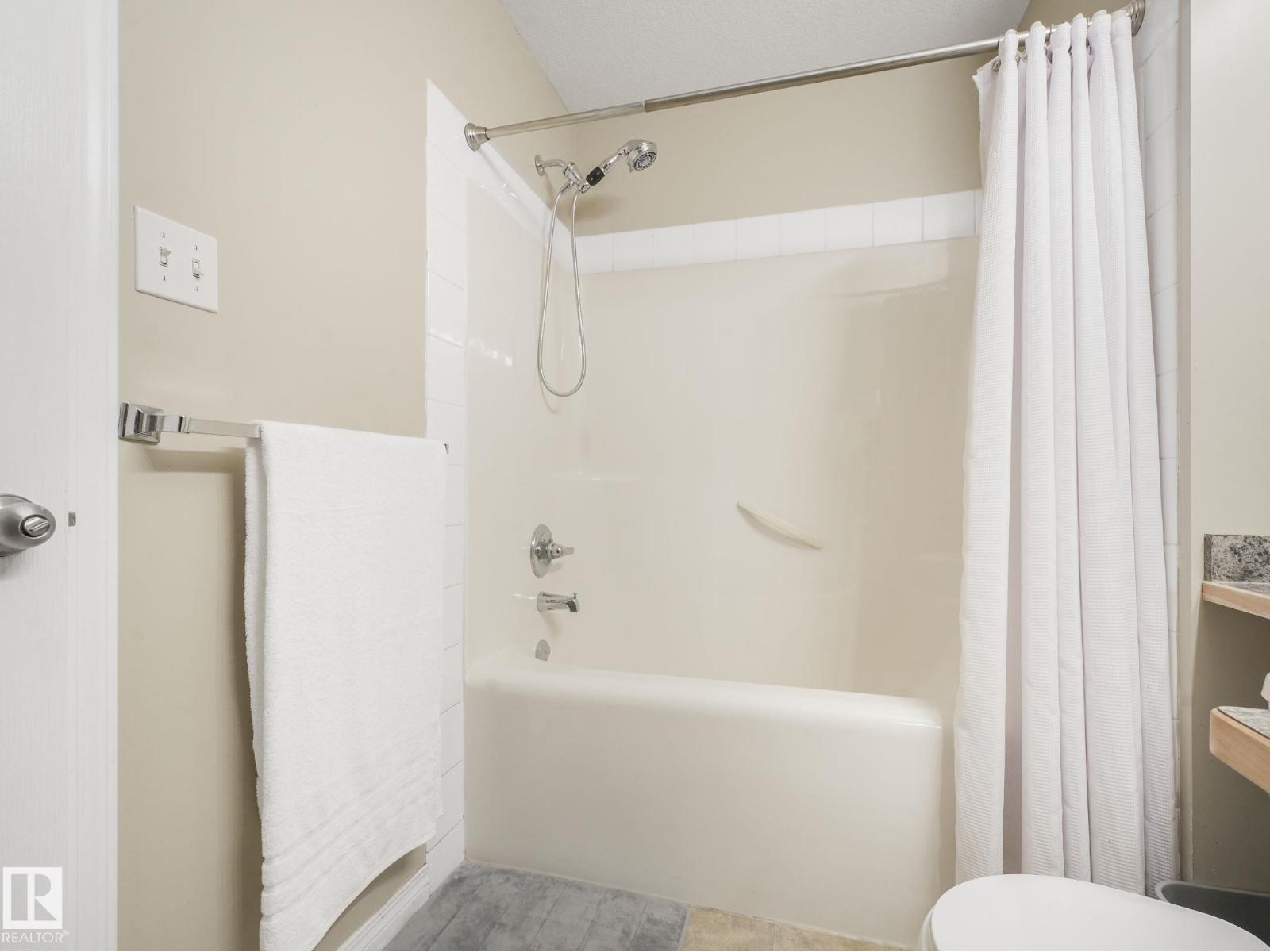 Photo 6 of 204 5340 199 St Nw, Edmonton AB