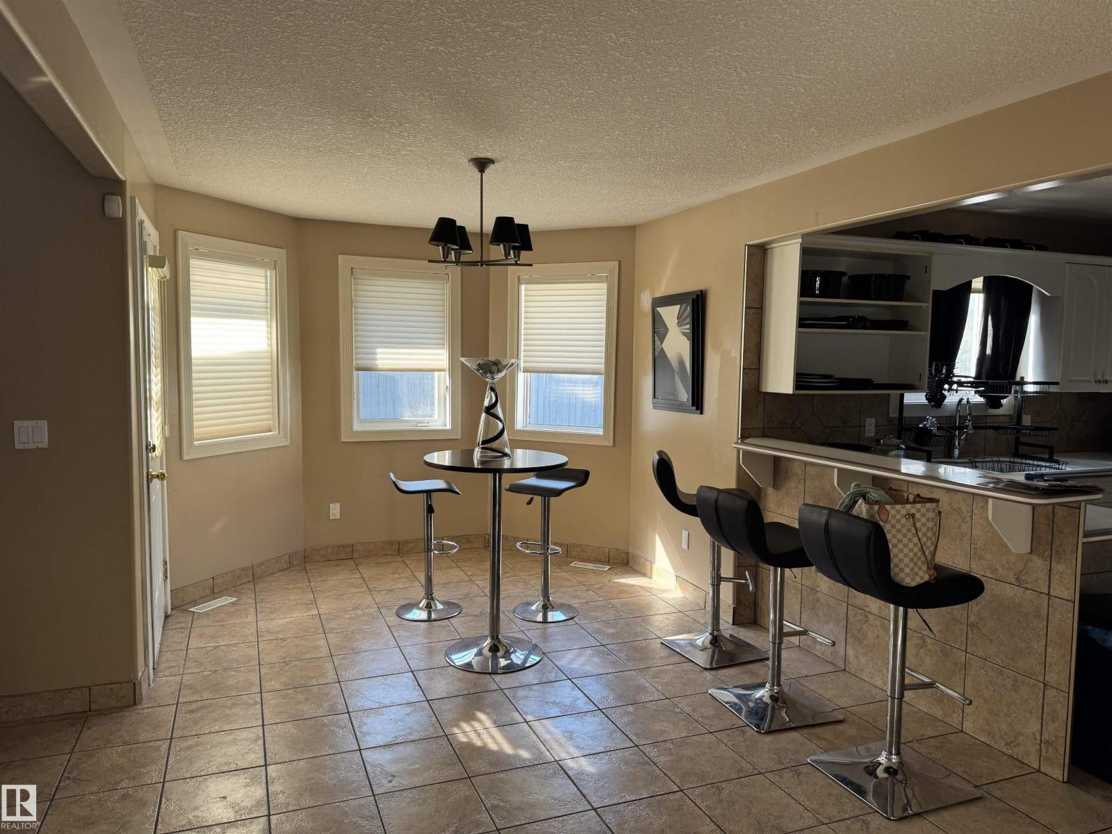 Photo 23 of 17812 103 St Nw, Edmonton AB