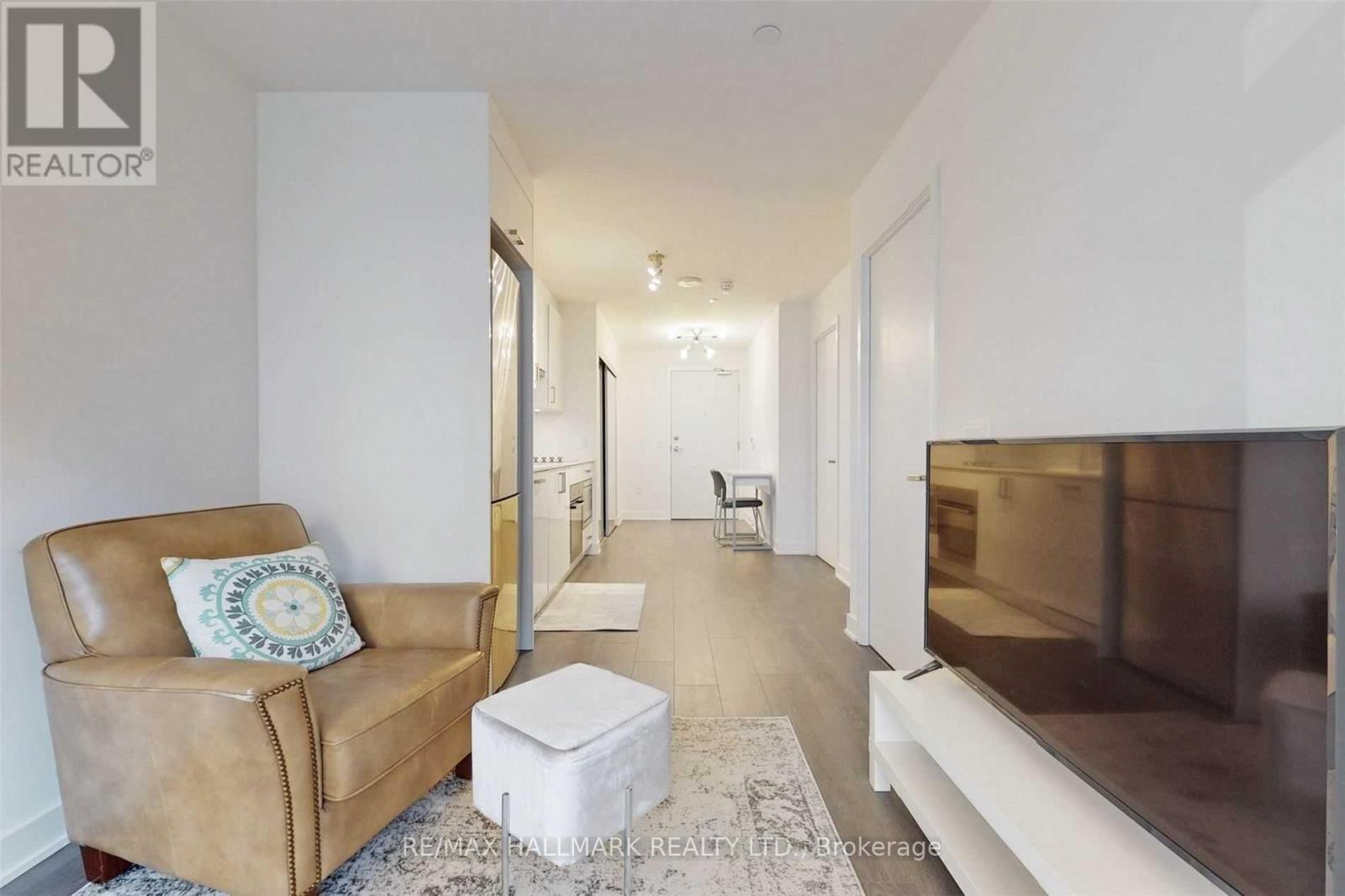 Photo 10 of 205 195 Redpath Avenue, Toronto ON
