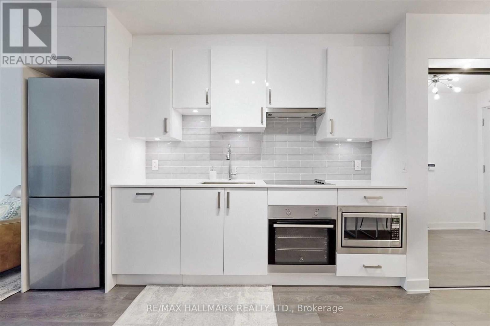 Photo 3 of 205 195 Redpath Avenue, Toronto ON