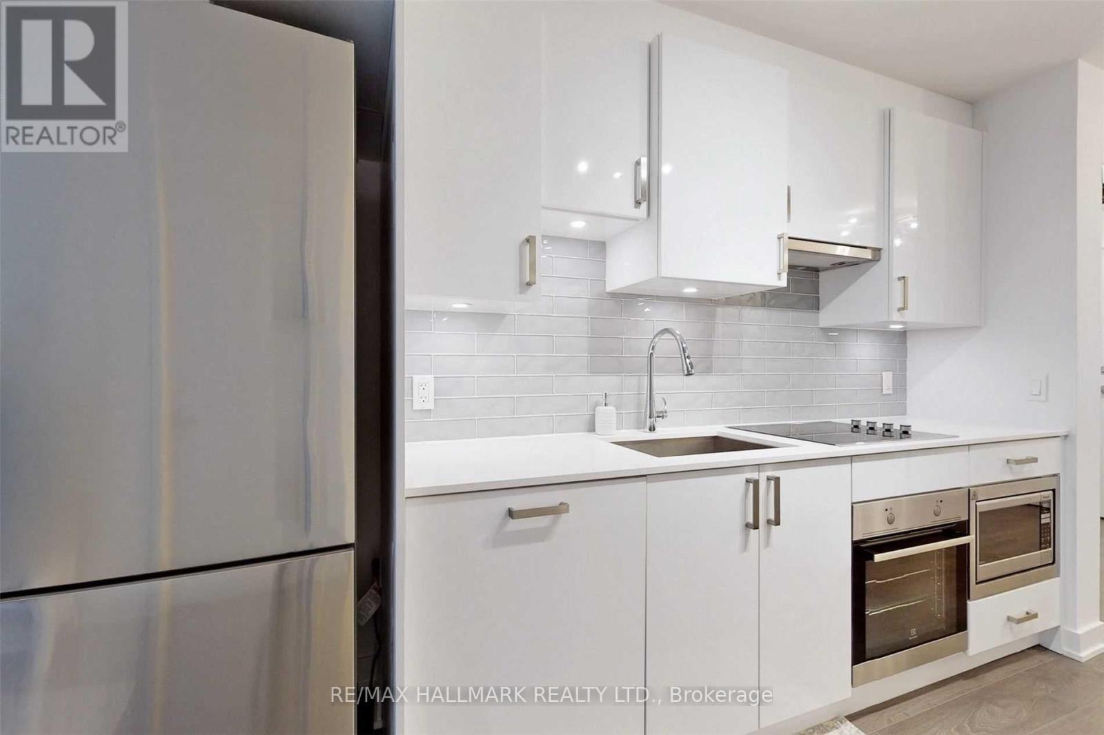 Photo 4 of 205 195 Redpath Avenue, Toronto ON