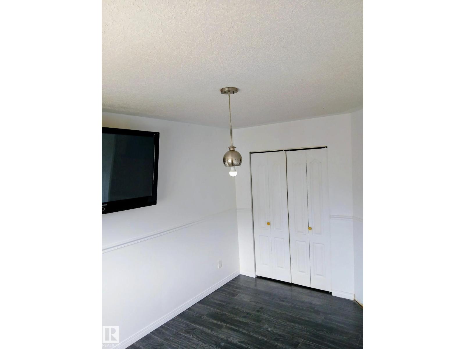 Photo 10 of 17812 103 St Nw, Edmonton AB