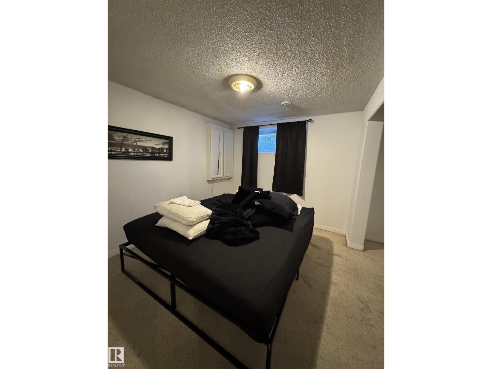 Photo 5 of 17812 103 St Nw, Edmonton AB