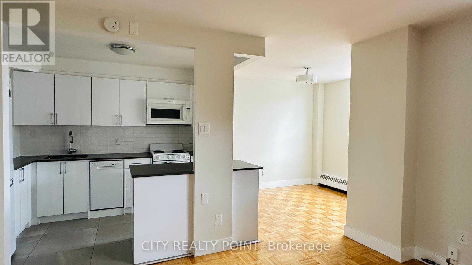 Photo 6 of 506 490 Eglinton Street E, Toronto ON