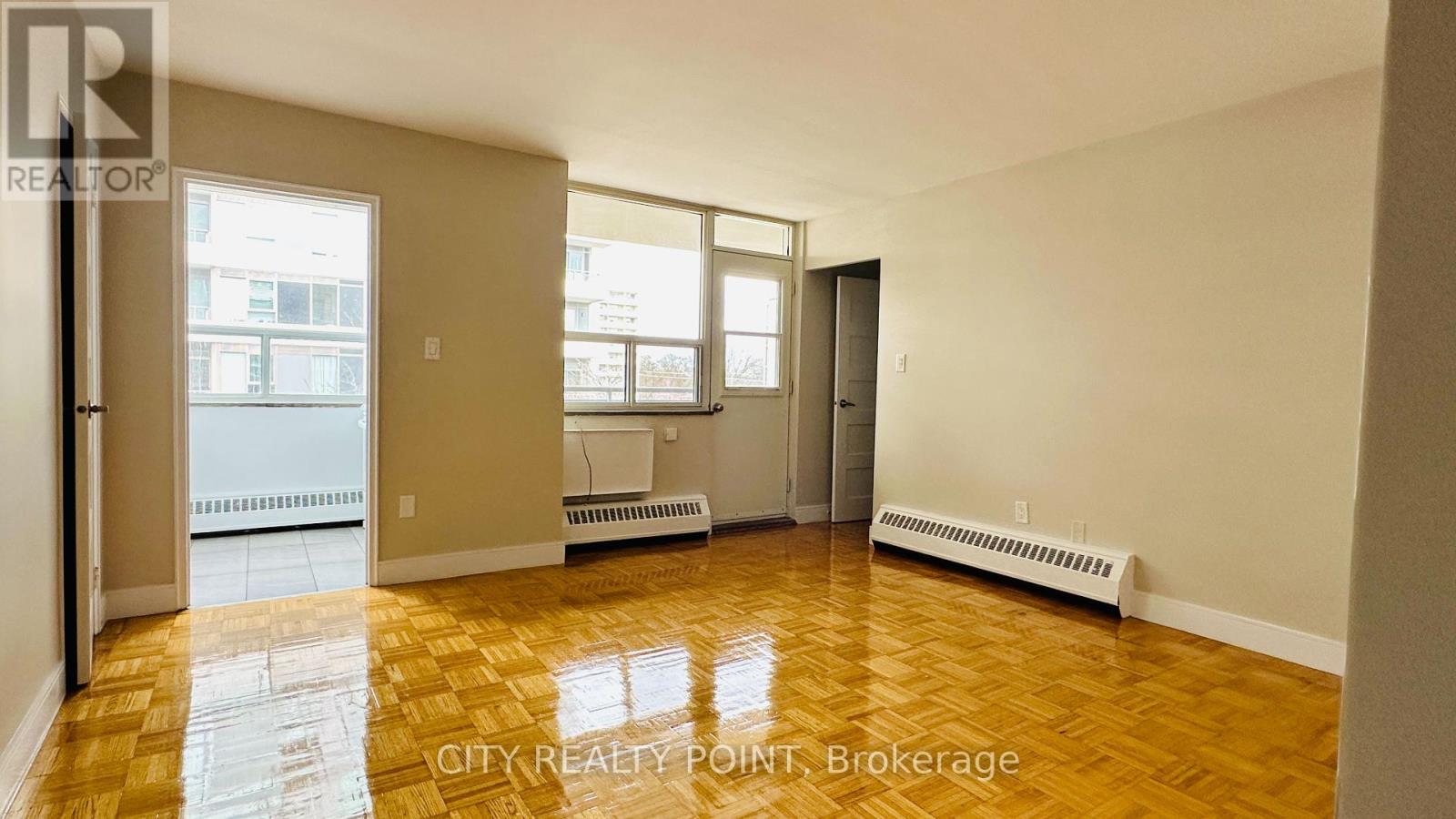 Photo 4 of 506 490 Eglinton Street E, Toronto ON