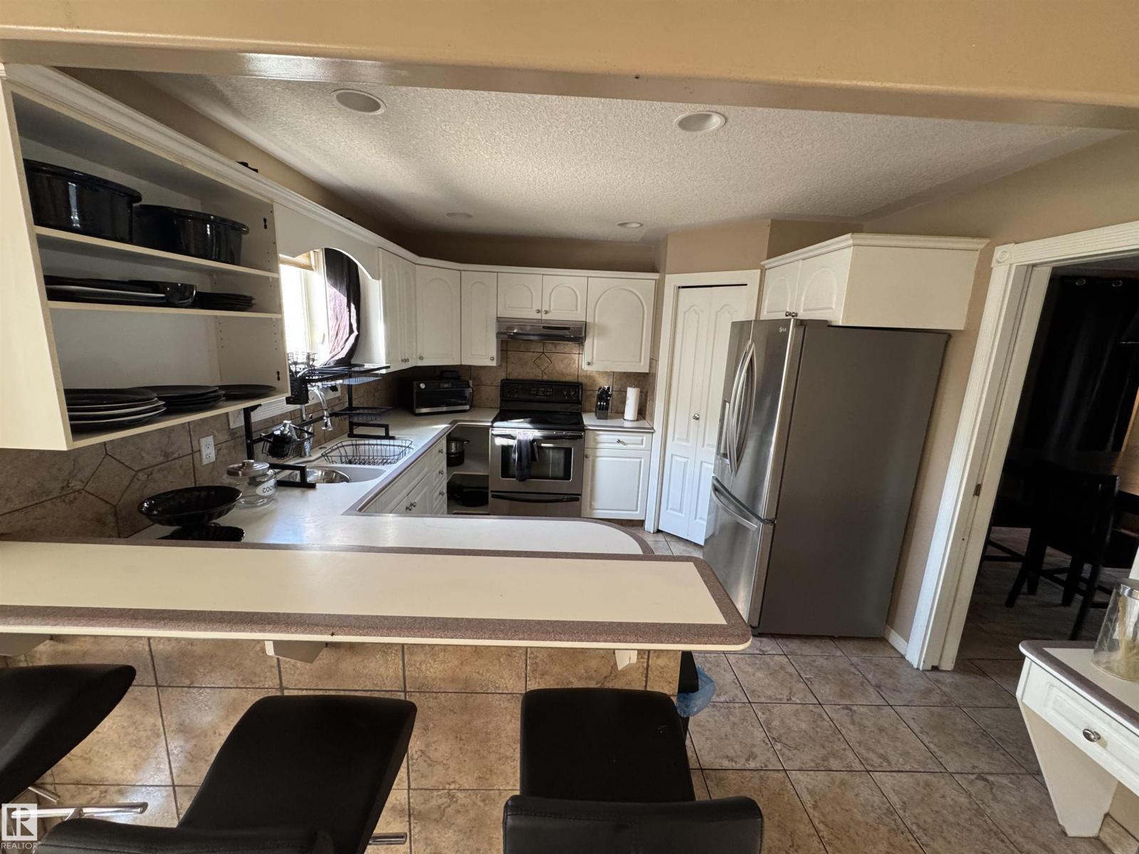 Photo 4 of 17812 103 St Nw, Edmonton AB