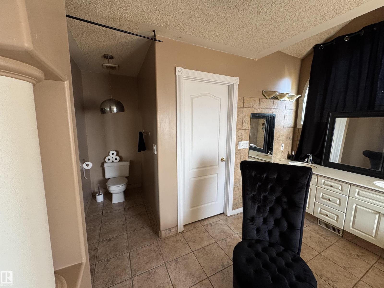 Photo 31 of 17812 103 St Nw, Edmonton AB