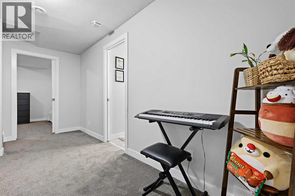 Single Family House for Sale in  Redstone Drive NE Redstone Calgary 