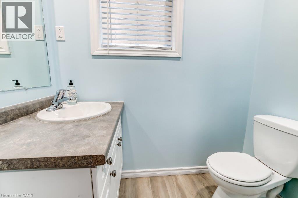 Photo 6 of 124 Oak Street, Simcoe ON