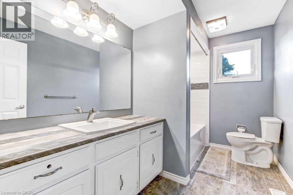 Photo 21 of 124 Oak Street, Simcoe ON