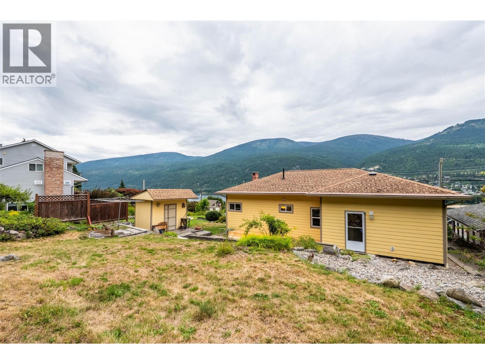 Photo 6 of 629 Johnstone Road, Nelson BC